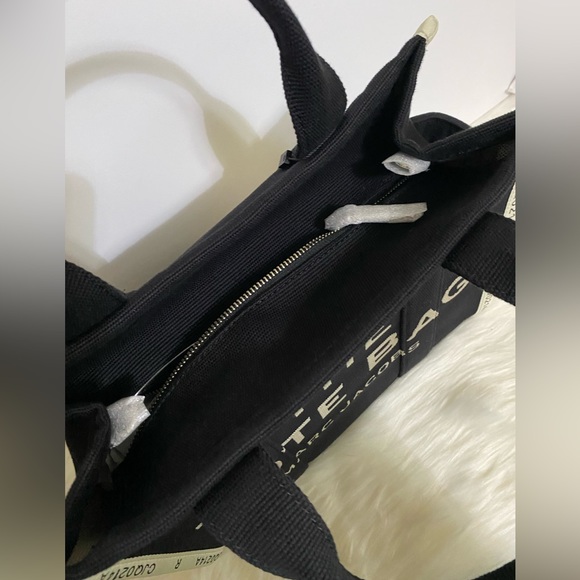 NWT Marc Jacobs The Tote Medium - Picture 7 of 10